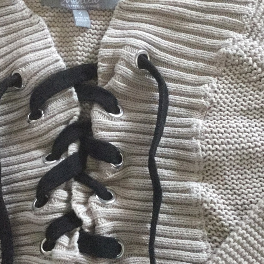 Sweater - Picture 3 of 4
